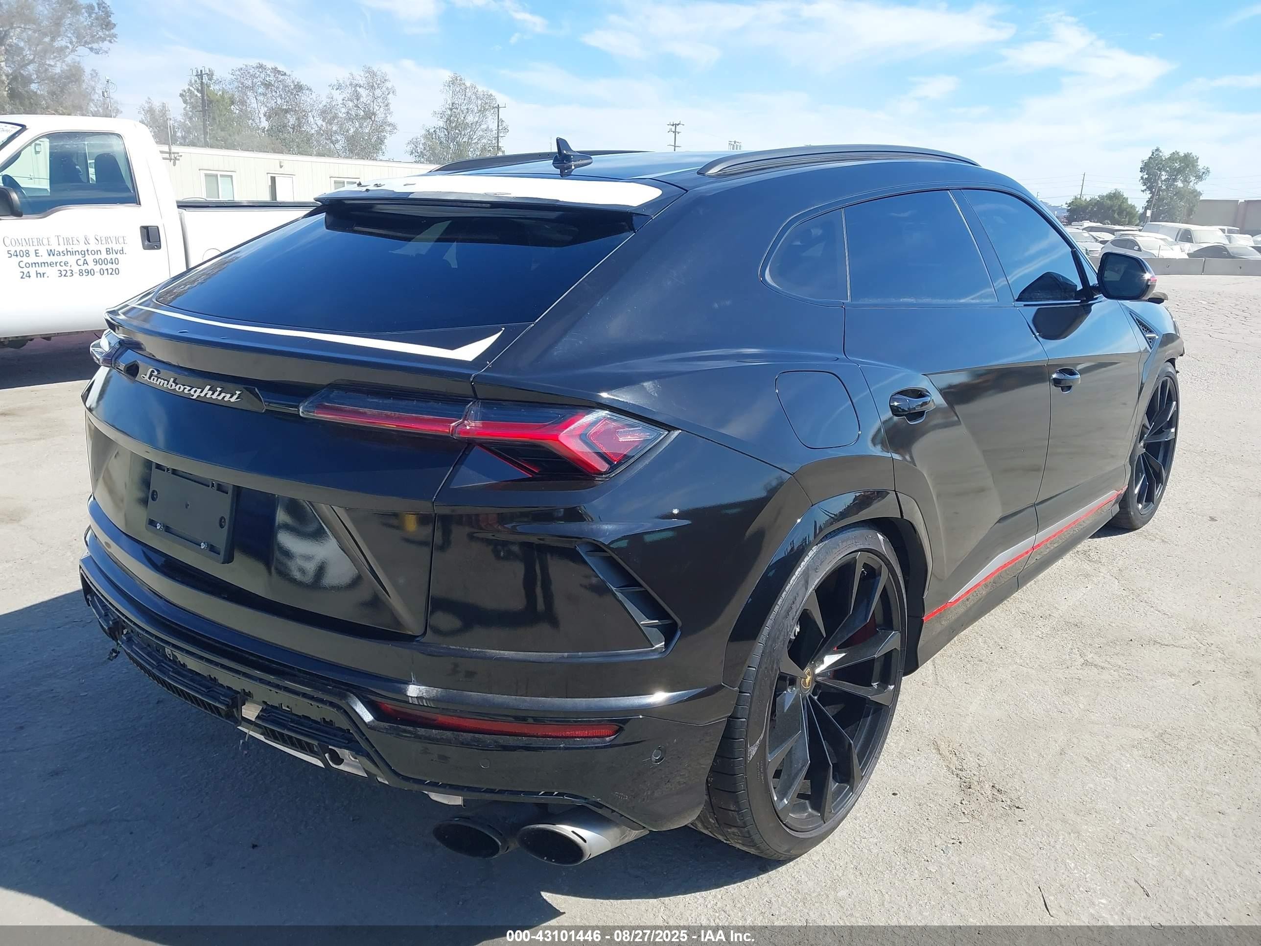 2020 Lamborghini Urus   Black vin: ZPBUA1ZLXLLA09592