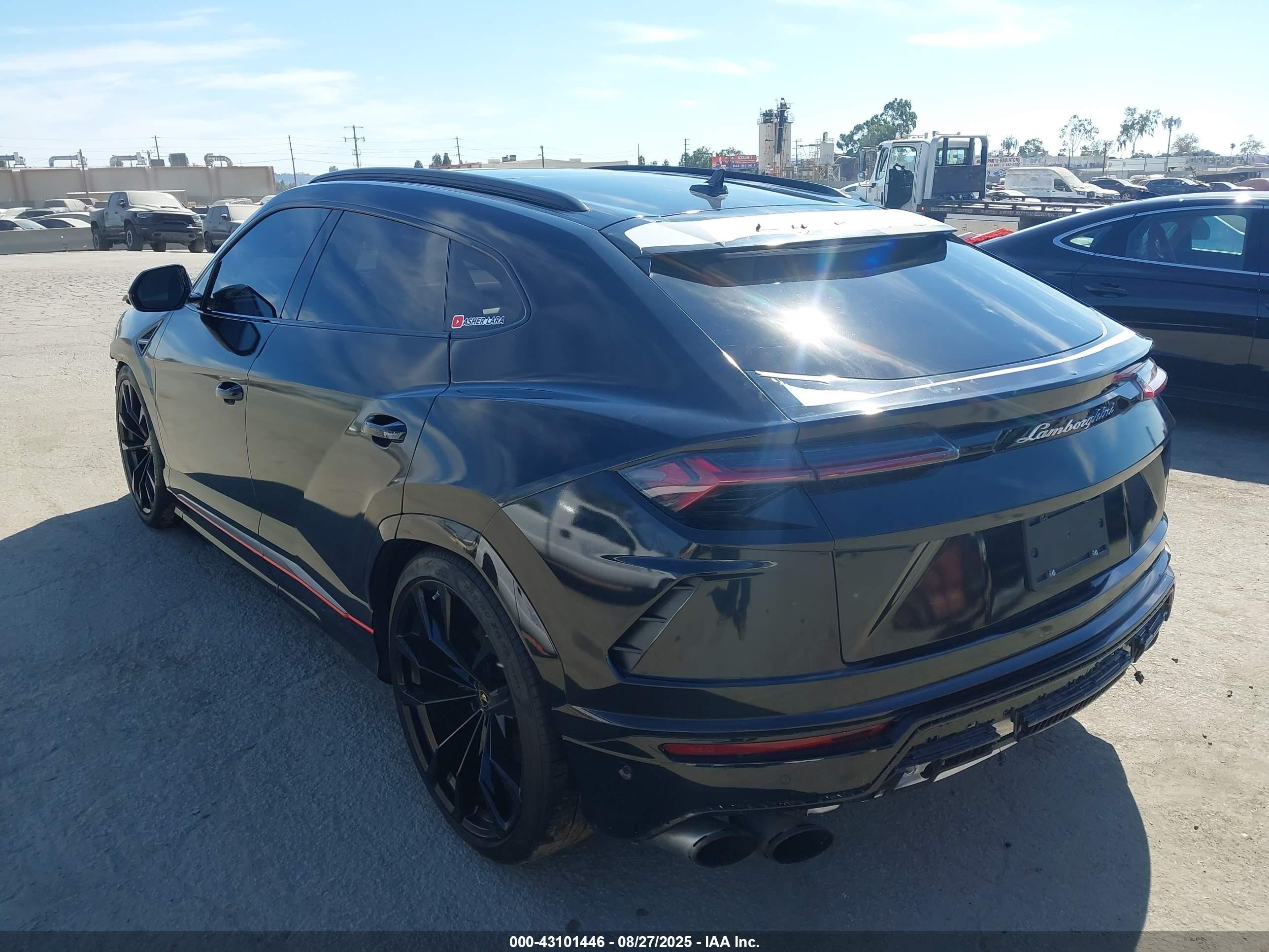 2020 Lamborghini Urus   Black vin: ZPBUA1ZLXLLA09592