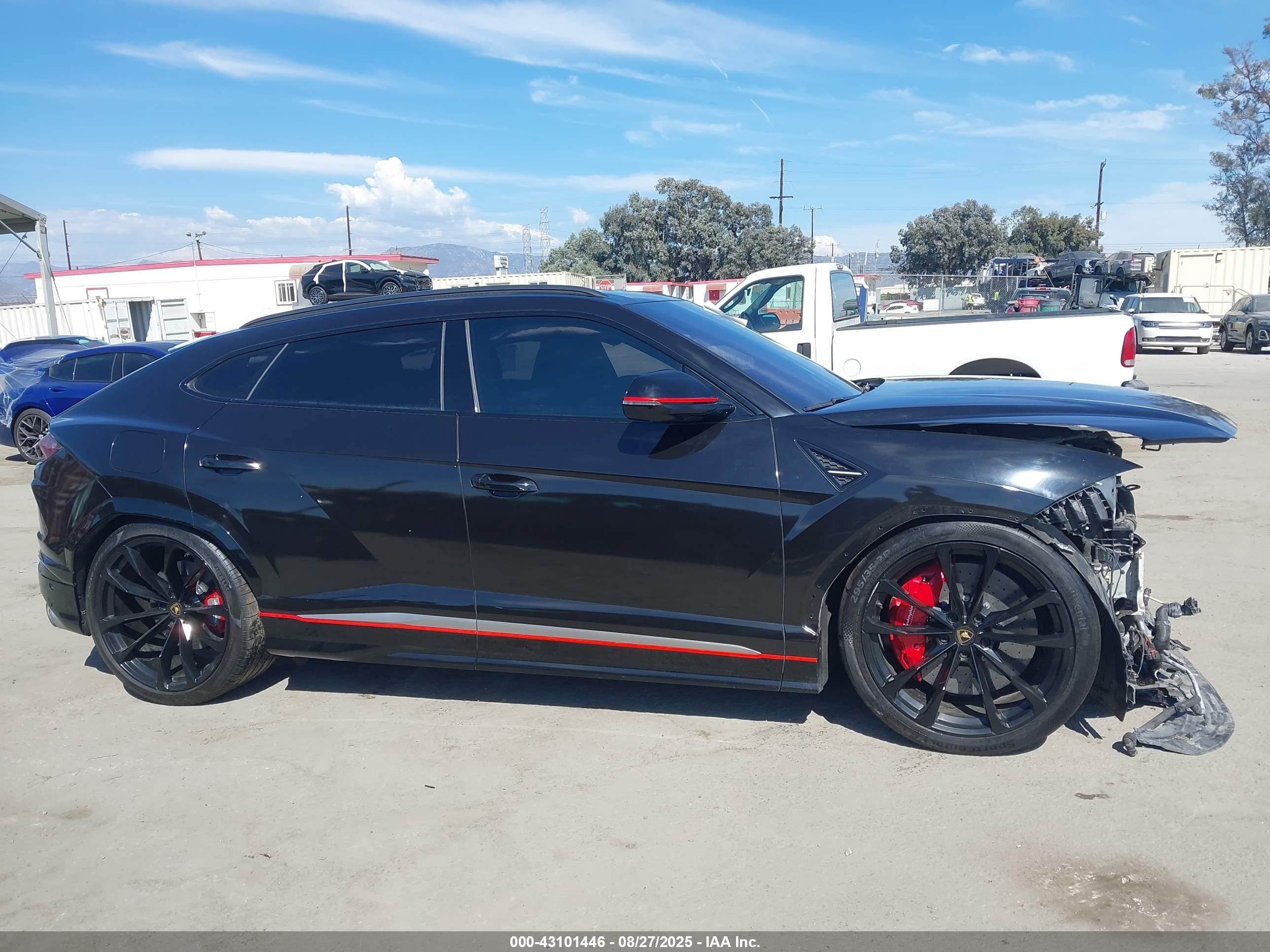 2020 Lamborghini Urus   Black vin: ZPBUA1ZLXLLA09592