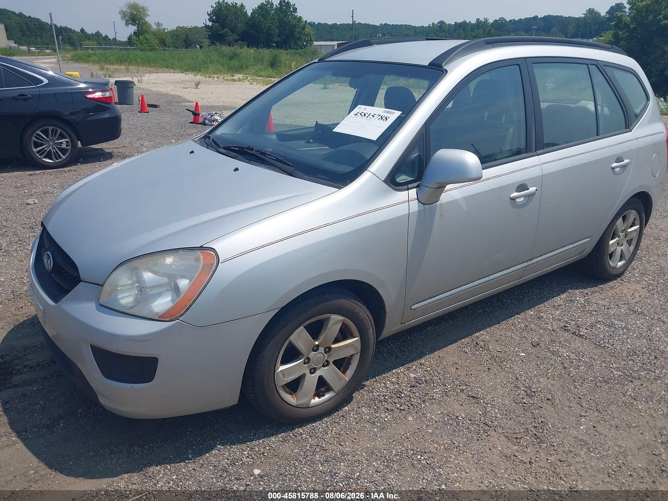 2008 Kia Rondo Lx V6 Silver vin: knafg526787136775