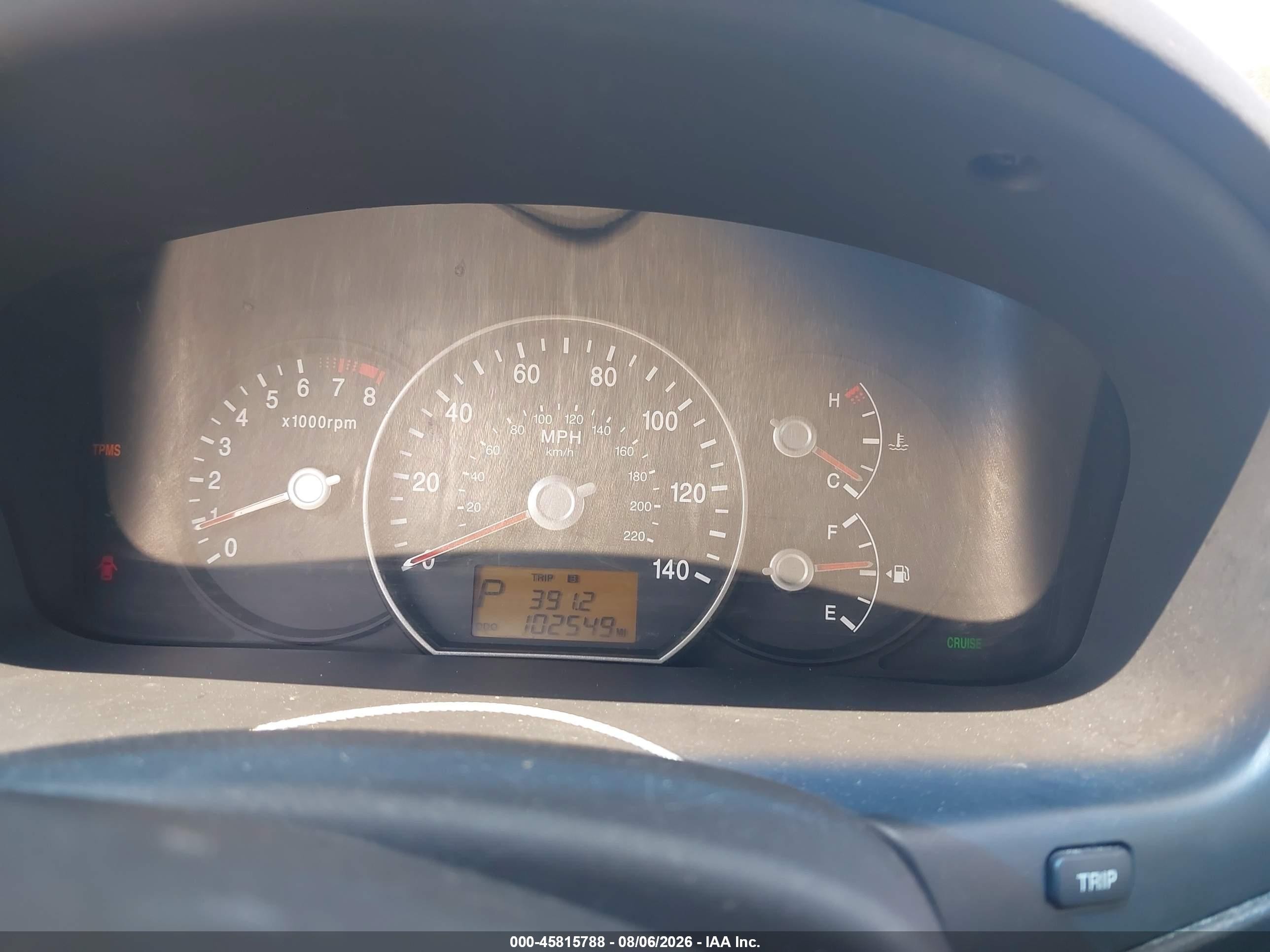 2008 Kia Rondo Lx V6 Silver vin: knafg526787136775