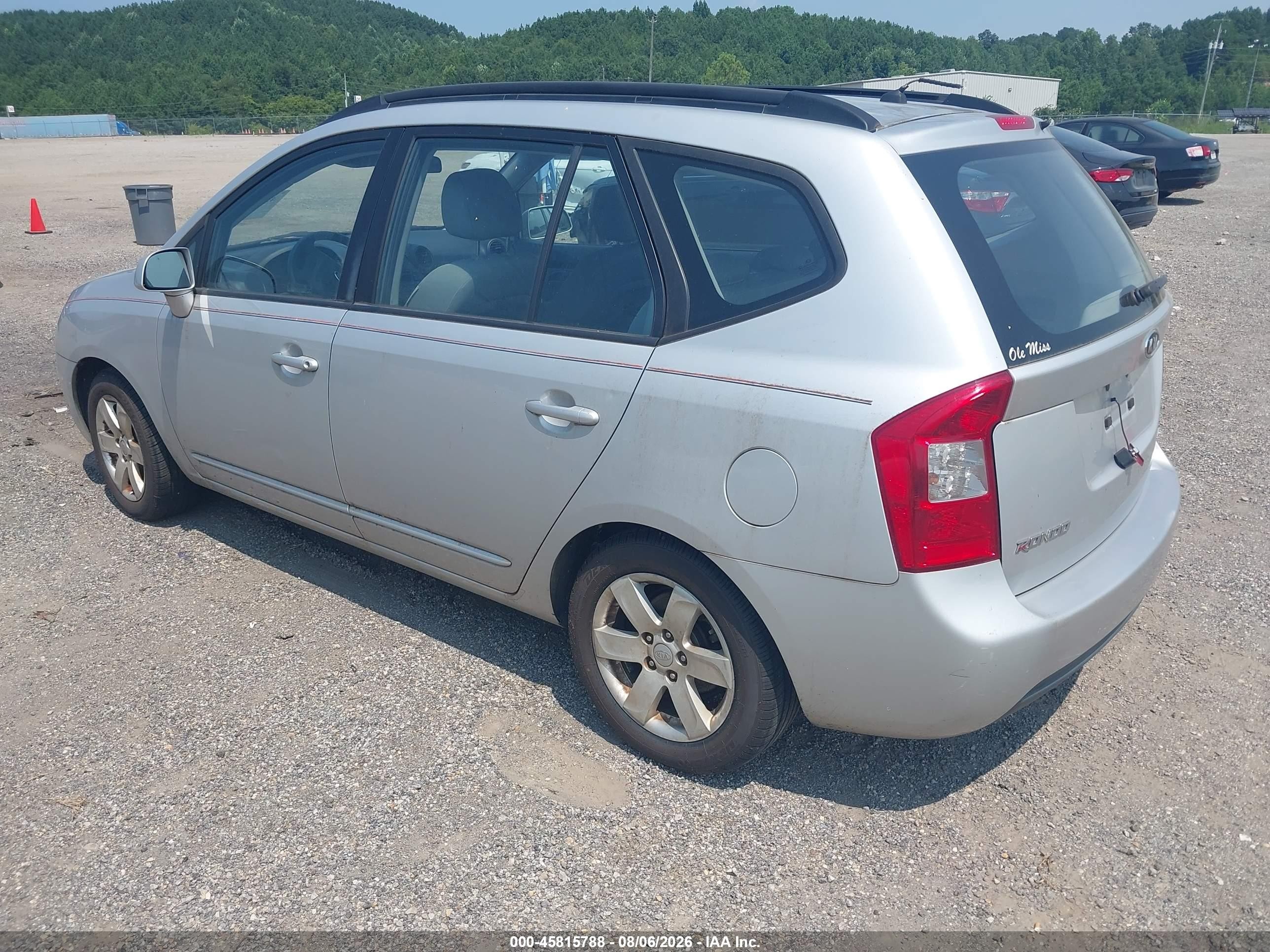 2008 Kia Rondo Lx V6 Silver vin: knafg526787136775